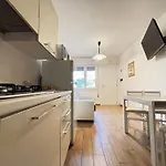 Apartament La Piazzetta Con Piscina E Giardino Privato *