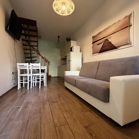 公寓 La Piazzetta Con Piscina E Giardino Privato *