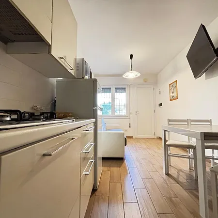 公寓 La Piazzetta Con Piscina E Giardino Privato *